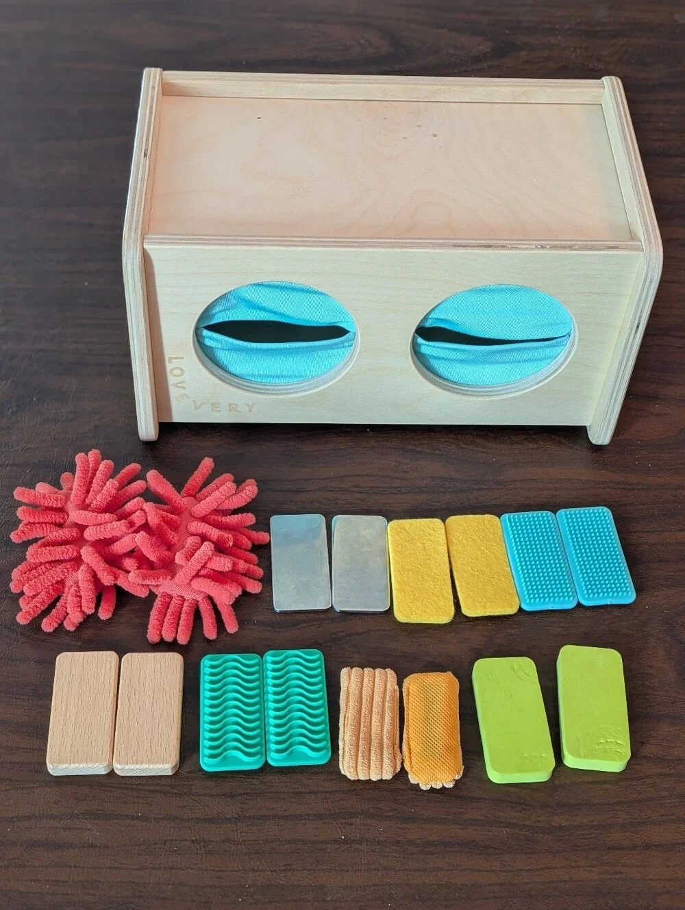 Lovevery Montessori Sensory Matching Box from Analyst Play Kit (46-48 Months)